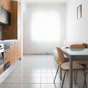  Appartamento Turati Apartment: Seaside-center